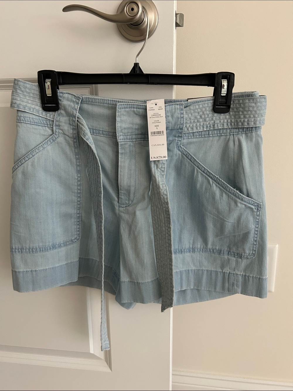 WHBM High Rise 5” Tencel Utility Shorts. Light Blue. Size 4. NWT